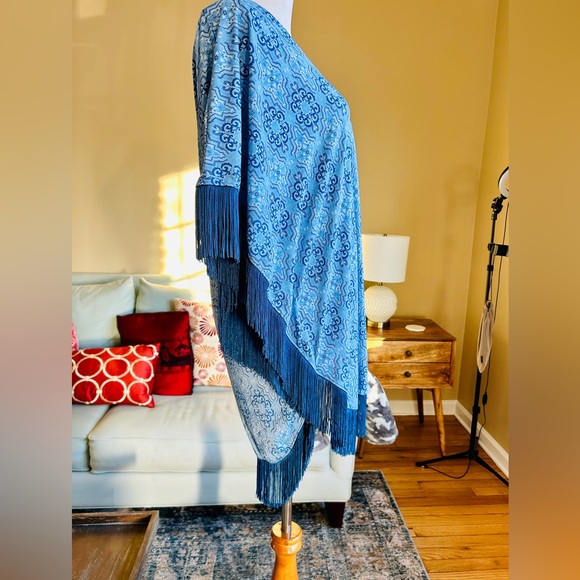 Cabana Life Blue Medallion Fringe Cover-Up Women’s Size Large - Picture 7 of 11